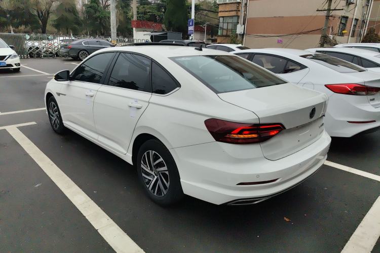 Used Volkswagen Lavida 2022 1.5L Automatic Comfort Edition
