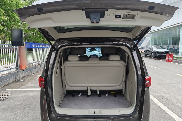 Used Buick GL8 2023 Land Executive Class Comfort Model