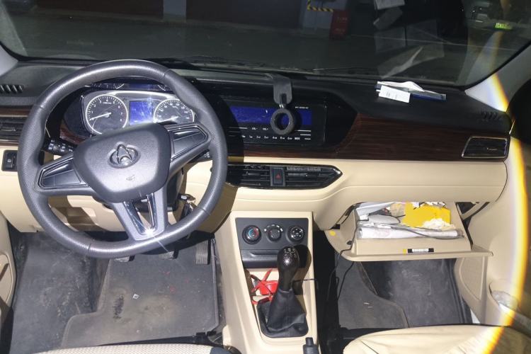 Used CHANGAN KUAYUE Xing V3 2022 1.5L Gasoline Enjoyment Model 5-Seat Passenger Vehicle JL473QH