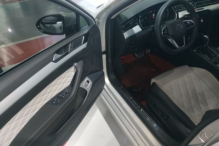 Used Volkswagen Magotan 2023 2 Million Units Commemorative Edition 330TSI DSG Luxury Version