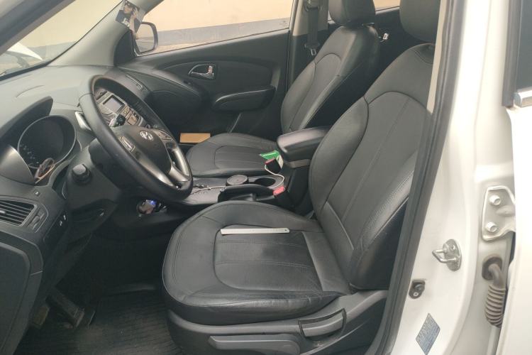 Used Hyundai ix35 2010 2.0L Automatic Two-Wheel Drive Elite Edition GLS Left Front Seat