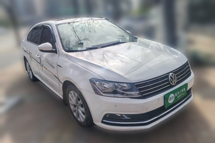 Used Volkswagen Lavida 2015 1.6L Automatic Comfort Edition Front Right 45 Deg