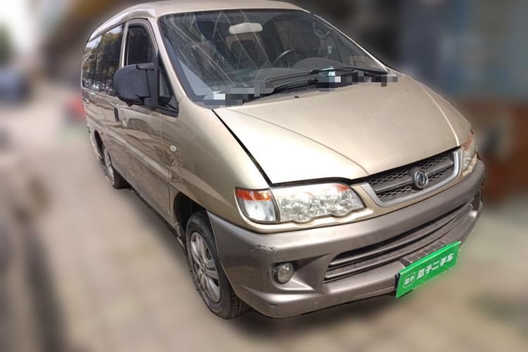 Used FORTHING Lingzhi 2015 V3 1.6L 7-Seater Standard Model Front Right 45 Deg