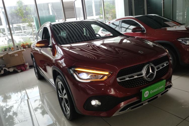 Used Mercedes-Benz GLA 2020 GLA 200 Front Right 45 Deg