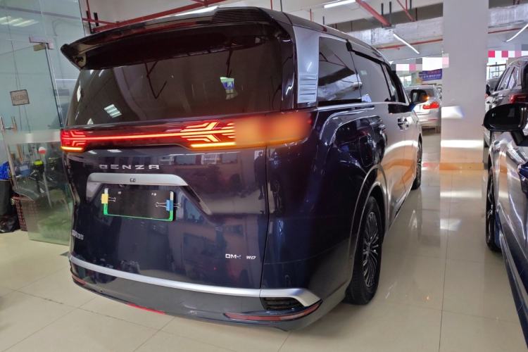 Used Denza D9 2022 DM-i 970 Four-Wheel Drive Flagship Model
