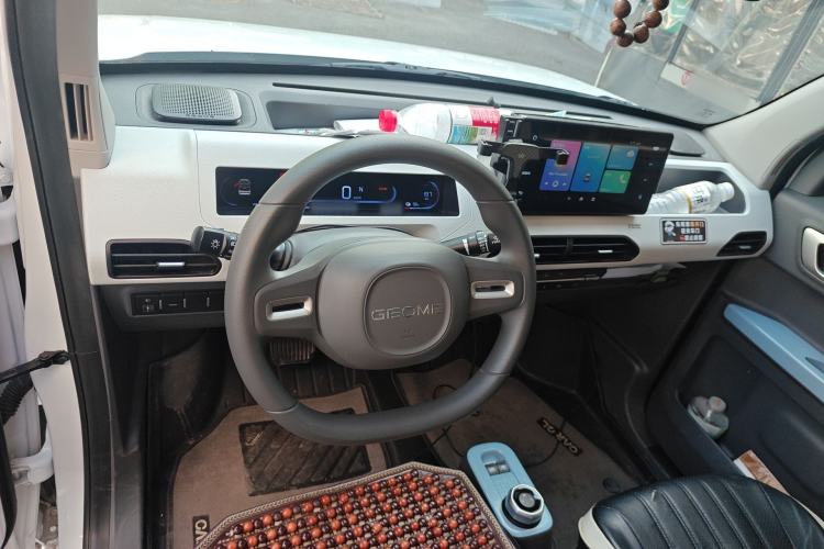 Used Geely Galaxy Panda 2024 Panda Mini 200km Endurance Bear Center Console