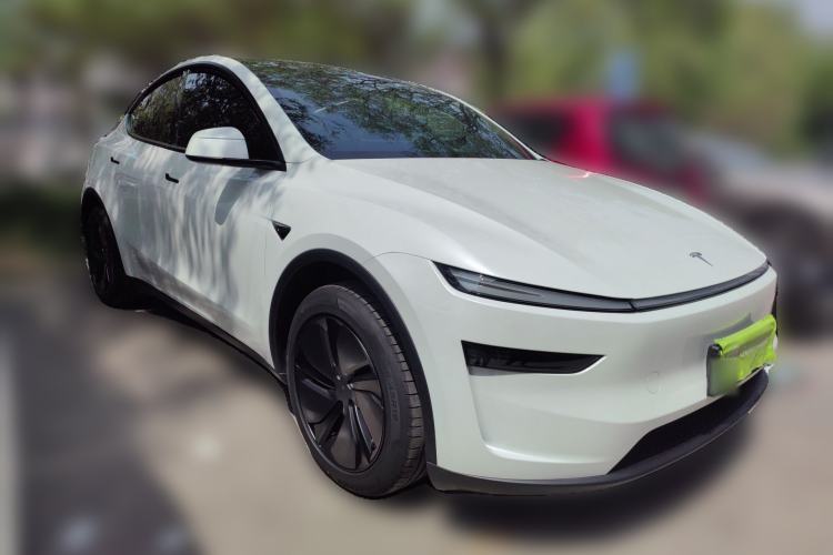 Used Tesla Model Y 2026 Facelifted Long-Range Rear-Drive Model Front Right 45 Deg