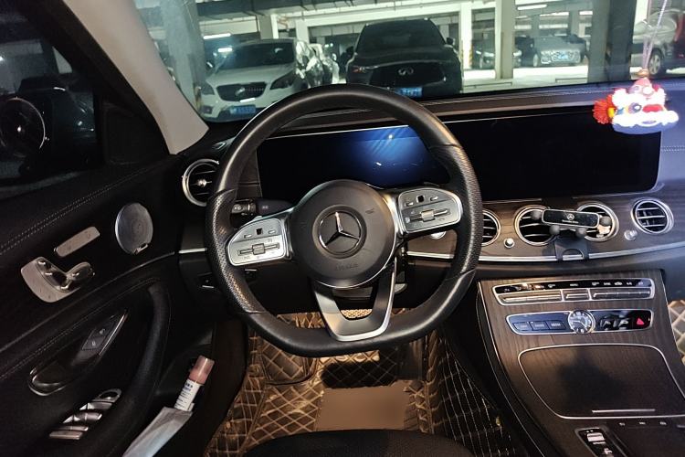 Used Mercedes-Benz E-Class 2019 Restyled E 300 L Sport Luxury Edition Steering Wheel