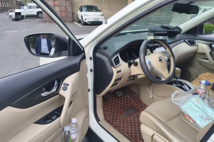 Used Nissan X-Trail 2014 2.0L CVT Comfort Edition 2WD Driver Seat