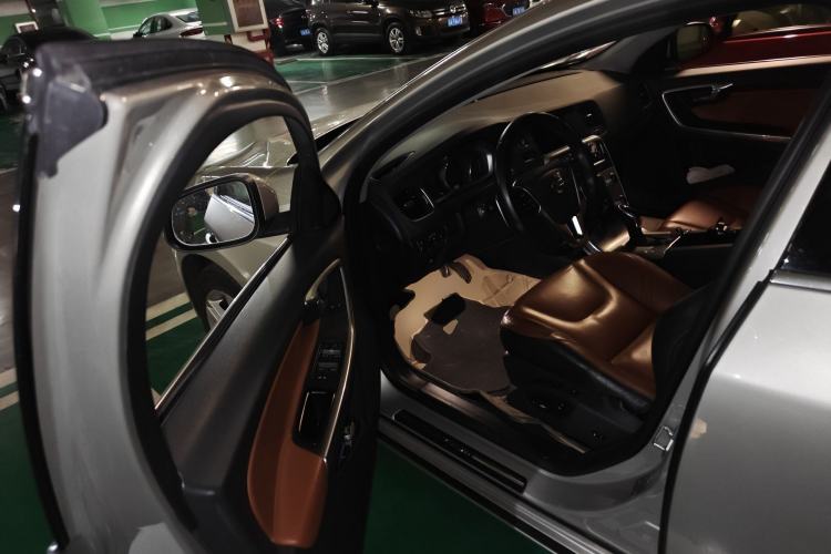 Used Volvo V60 2017 T5 Zhiya Edition China V Standard
