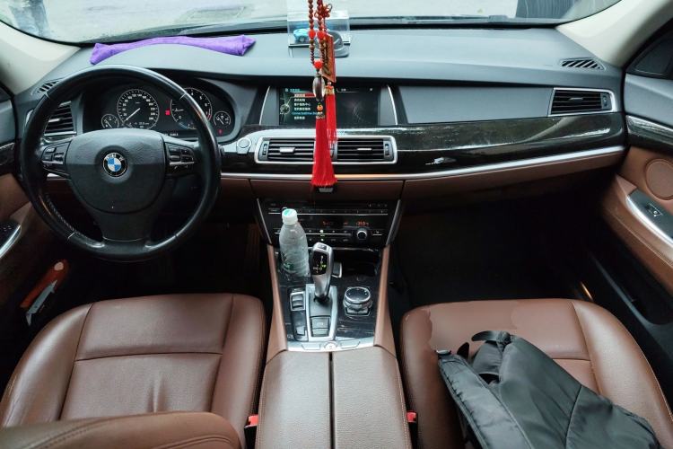 Used BMW 5 Series GT 2014 528i Leading Model Center Console