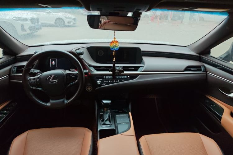 Used Lexus ES 2020 200 Excellence Edition
