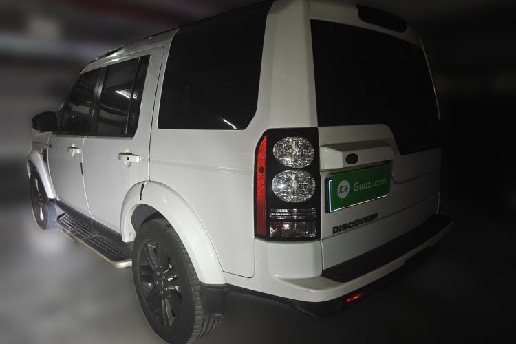 Used Land Rover Discovery 2016 3.0 SC Obsidian Black Heritage Edition HSE Rear Left 45 Deg