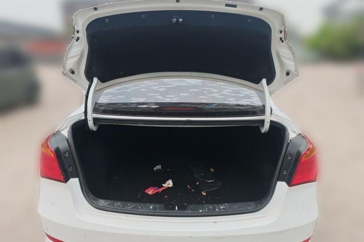 Used Hyundai Mistra 2014 1.8L Automatic Smart GLS Trunk