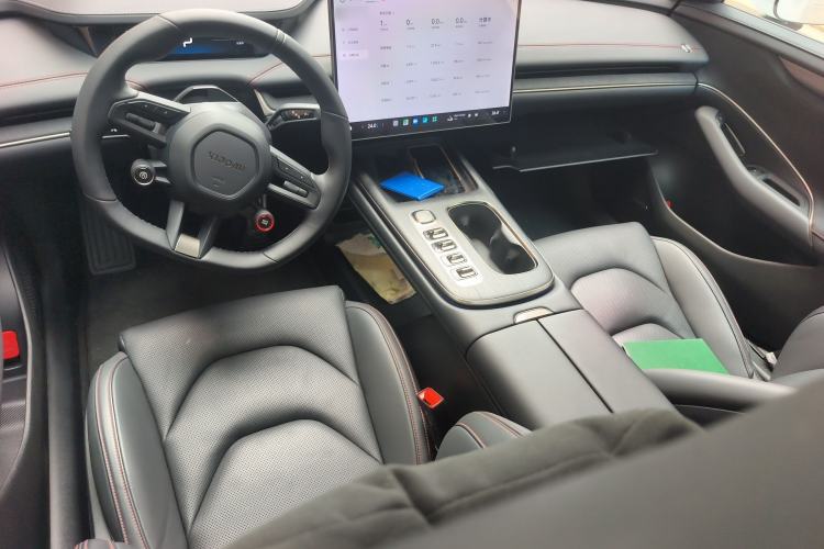 Used Xiaomi Auto SU7 2024 Four-Wheel Drive Ultra-Long Range Advanced Intelligent Driving Max Edition Center Console