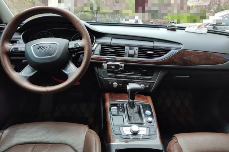 Used Audi A6L 2012 35 FSI Comfort Model Center Console