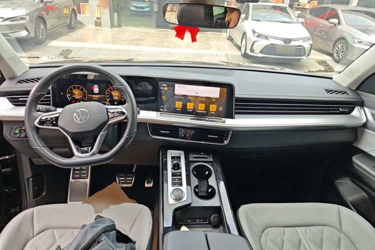 Used Volkswagen Tavendor 2024 380TSI All-Wheel Drive R-Line Cruise Edition