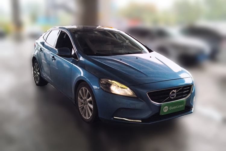 Used Volvo V40 2015 1.6T Zhiya Edition