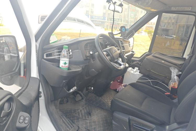 Used JMC Fushun 2025 2.0T 8AT Diesel Mid-Roof Mid-Height Commercial Multi-Purpose 7-Seater Passenger Vehicle Driver Seat