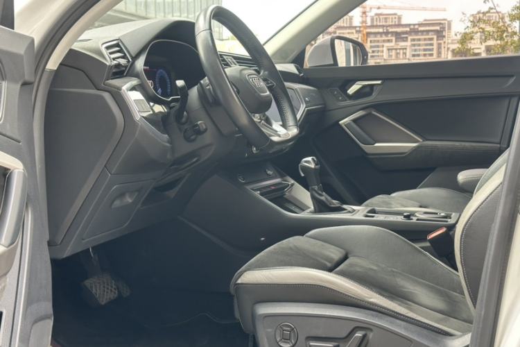 Used Audi Q3 2021 35 TFSI Fashion Dynamic Model
