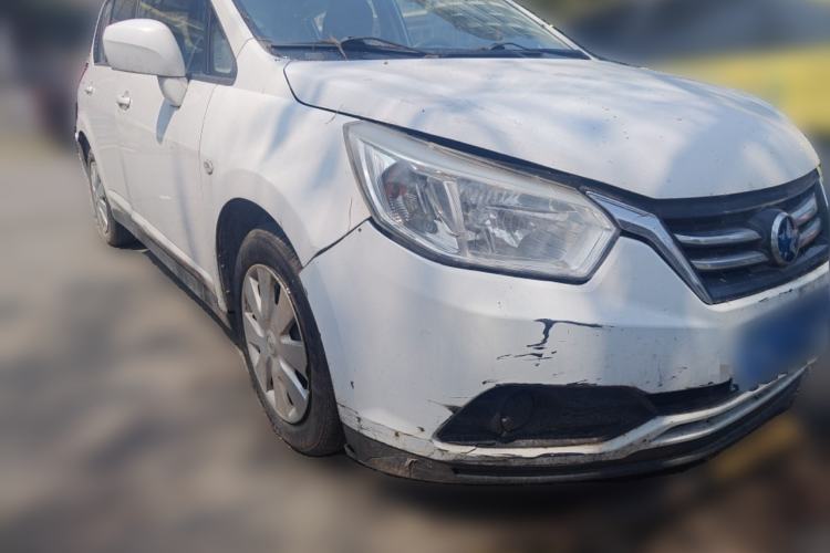 Used Venucia R50 2015 1.6L Automatic Fashion Edition
