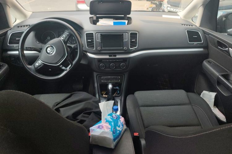 Used Volkswagen Sharan 2018 380TSI Comfort Edition 7-Seater Center Console