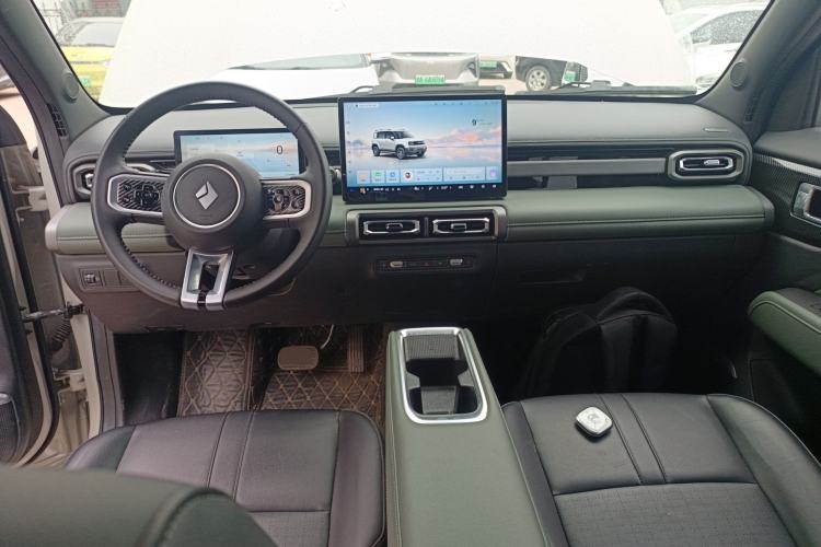 Used Baojun Spark EUV 2026 Model 501km Smart Luxury Edition Center Console