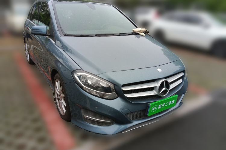 Used Mercedes-Benz B-Class 2015 B 200 Sport Edition Front Right 45 Deg