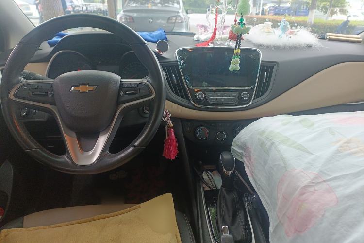 Used Chevrolet Monza 2021 320 Automatic Enjoyment Sunroof Edition Center Console