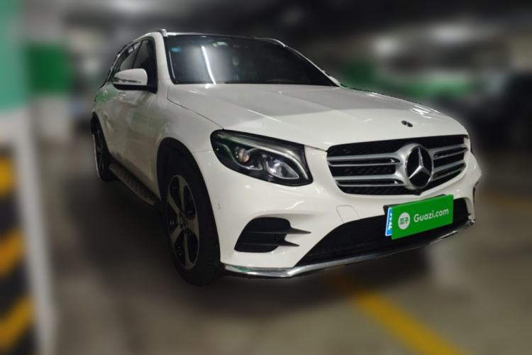 Used Mercedes-Benz GLC 2019 Facelift GLC 260 L 4MATIC Luxury Model Front Right 45 Deg