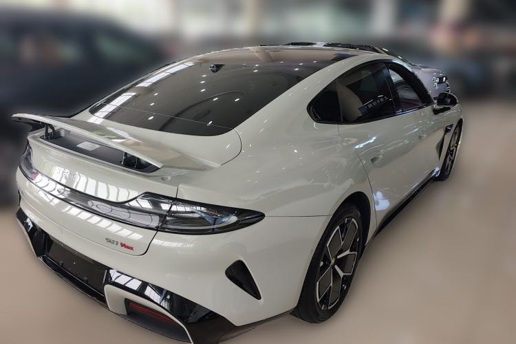 Used Xiaomi Auto SU7 2024 Four-Wheel Drive Ultra-Long Range Advanced Intelligent Driving Max Edition
