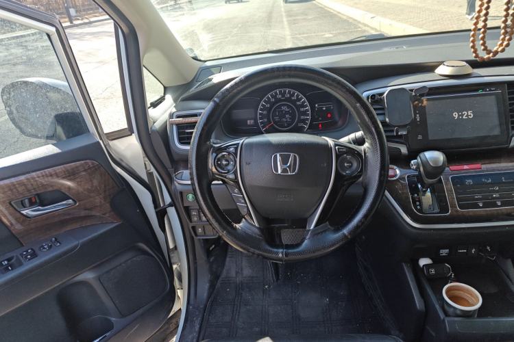 Used Honda Odyssey 2015 Updated Version 2.4L Smart Edition
