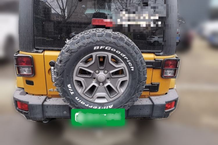 Used Jeep Wrangler 2014 3.0L Sahara Four-Door Edition
