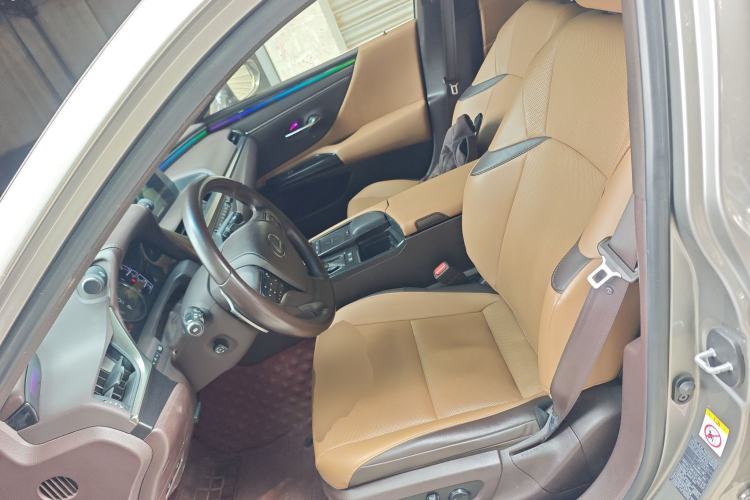 Used Lexus ES 2018 300h Premier Edition China V Standard
