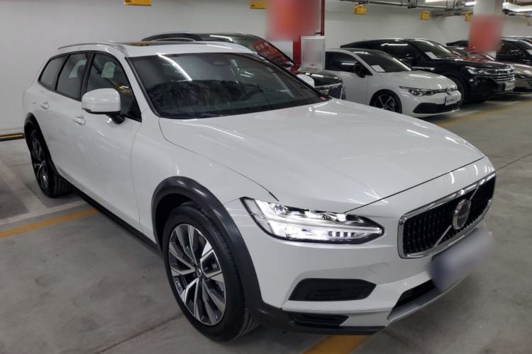 Used Volvo V90 2022 Cross Country B5 AWD Smart Range Edition