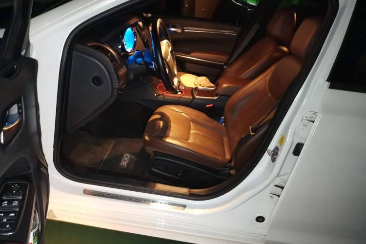 Used Chrysler 300C 2014 3.0L Excellence Edition
