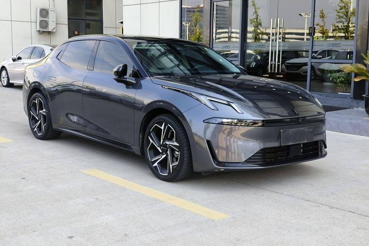 Used Lynk & Co 07 2024 EM-P 126 Long-Range Halo Exterior 7
