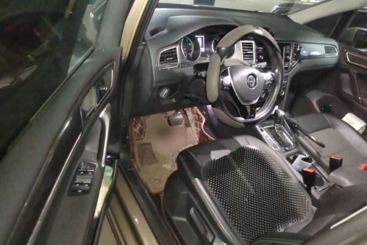 Used Volkswagen Golf Sportsvan 2018 230TSI Automatic Trend Edition Driver Seat