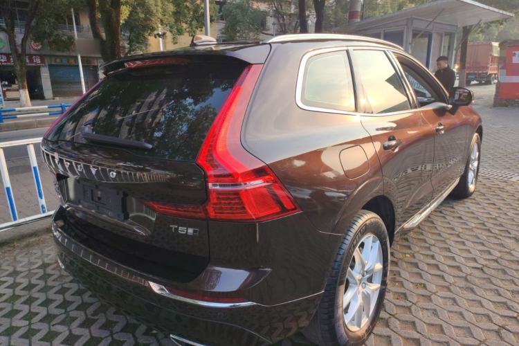 Used Volvo XC60 2021 T5 4x4 Smart Luxury Edition Exterior 5