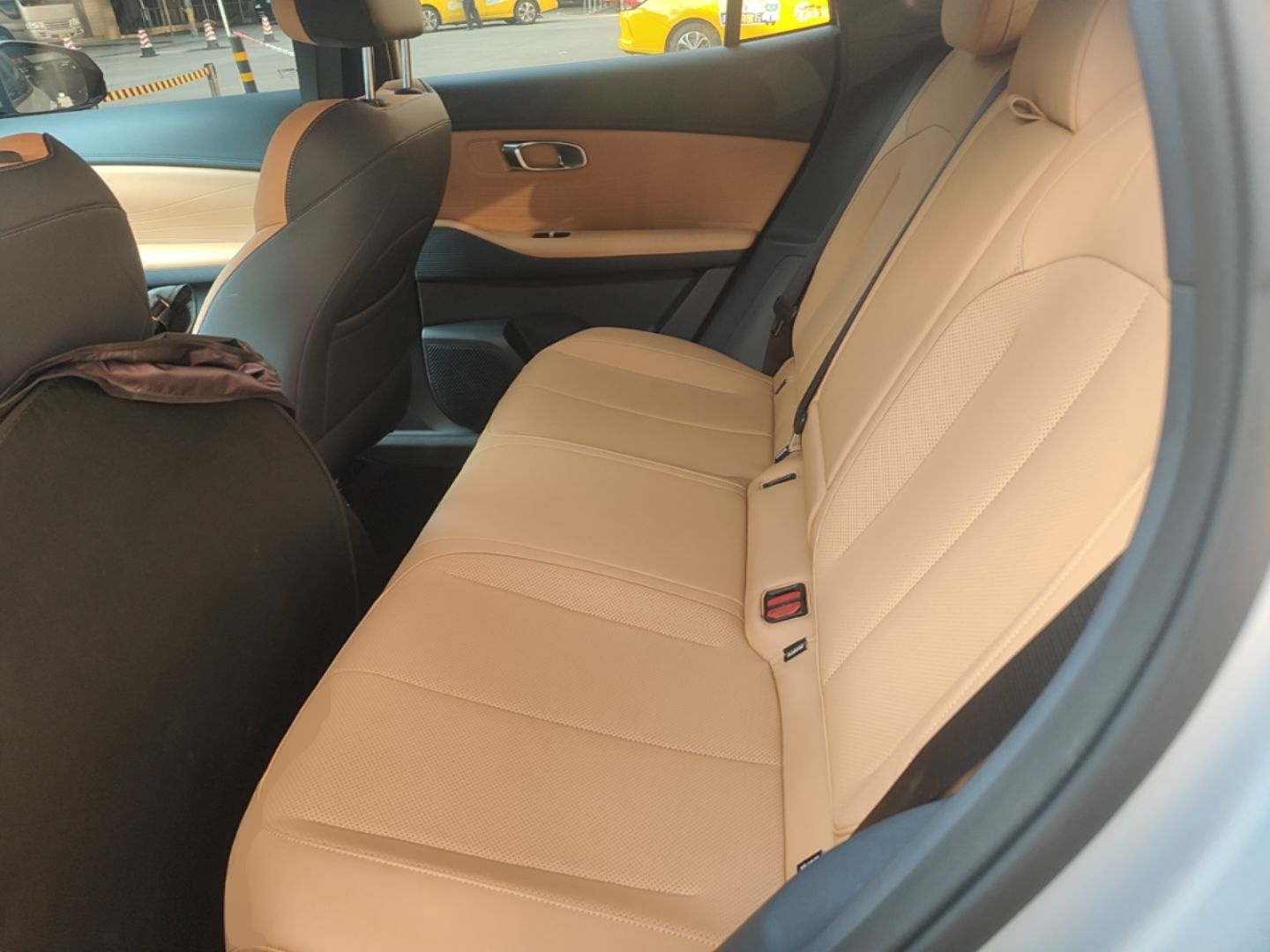 Geely Galaxy Xingjian 7 EM-i 2025 55 km Launch Edition — снимка 20