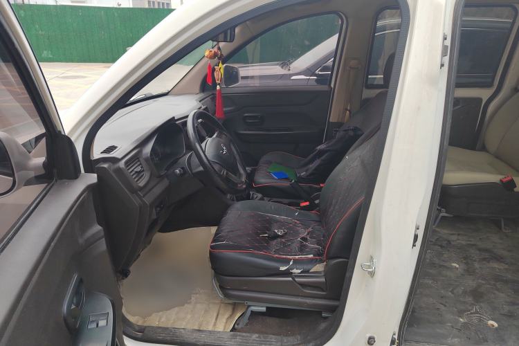 Used Wuling Hongguang V 2019 1.5L Enjoyment Version China VI LAR