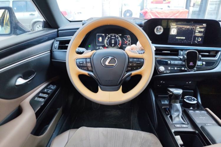 Used Lexus ES 2021 200 Excellence Edition