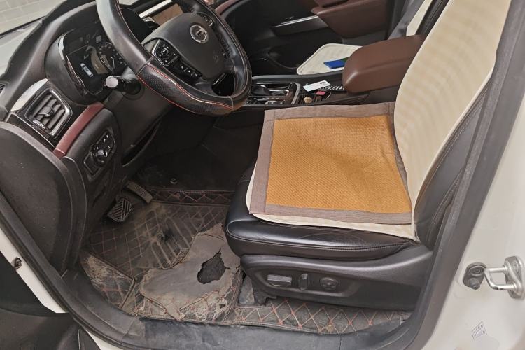 Used GAC Trumpchi GS8 2017 320T Two-Wheel Drive Luxury Smart Connectivity Version (7 Seats)