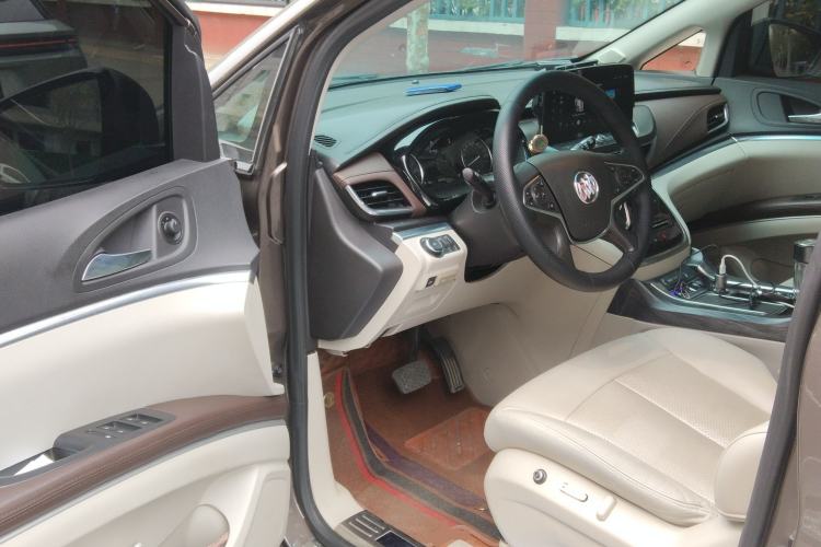 Used Buick GL8 2021 Land Cruiser Executive Class 652T Luxury Model