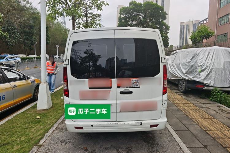 Used CHANGAN KAICHENG Ruixing EM80 2025 Passenger Version Comfort Edition 6-Seater 300 km Dual-Swing Doors
