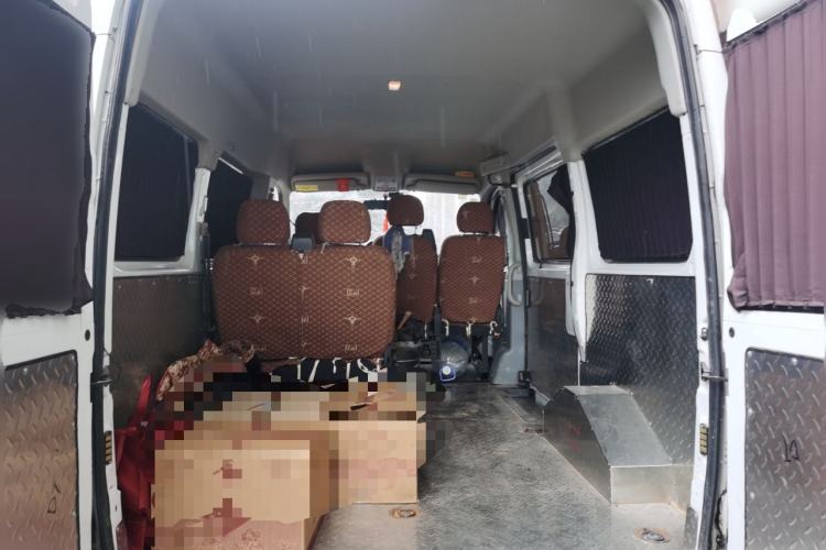 Used SAIC MAXUS Xintu V80 2020 2.5T Manual Classic City Delivery King Short Wheelbase Mid-Roof Design 2/3 Seats