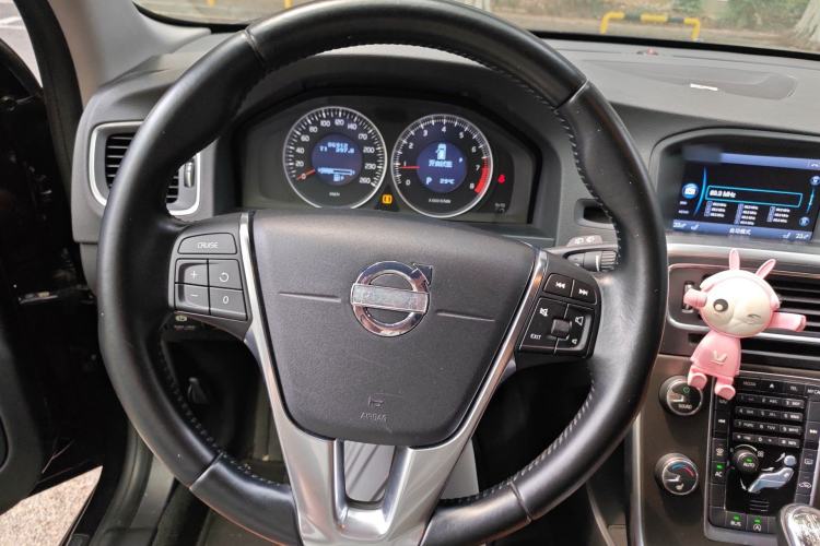Used Volvo V60 2013 T5 Smart Edition Steering Wheel