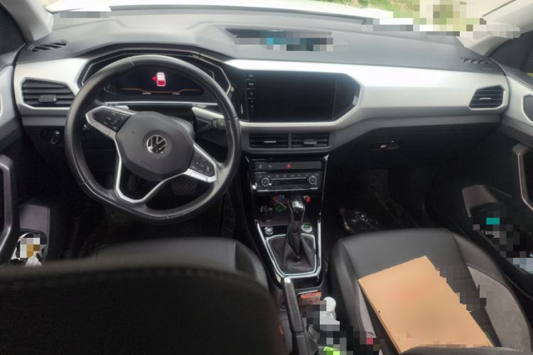 Used Volkswagen Tacqua 2020 280TSI DSG EnjoyPro Center Console