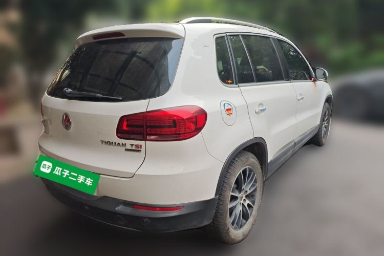 Used Volkswagen Tiguan 2013 1.8 TSI Automatic All-Wheel Drive Luxury Model Rear Right 45 Deg