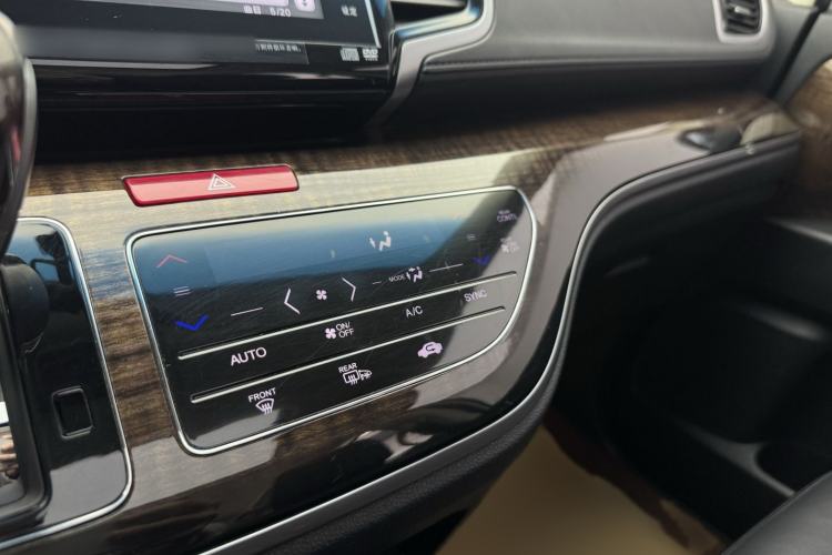 Used Honda Odyssey 2015 Revised Version 2.4L Supreme Edition